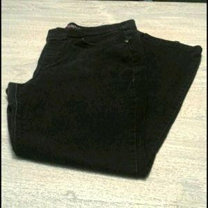 Gloria Vanderbilt straight leg black pants